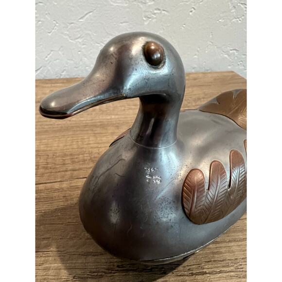 Vintage Metal Duck Trinket Box with Copper Leaf Inlay 6” Collectible - Picture 3 of 9